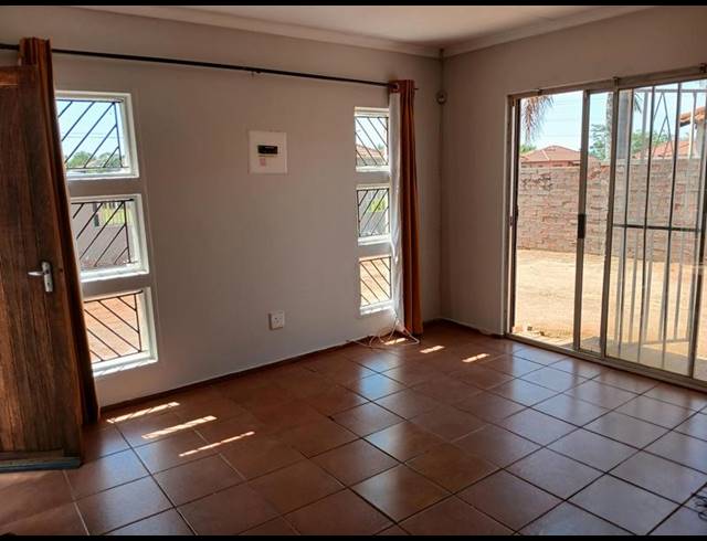 3 BEDROOM PROPERTY TO RENT IN THE ORCHARDS